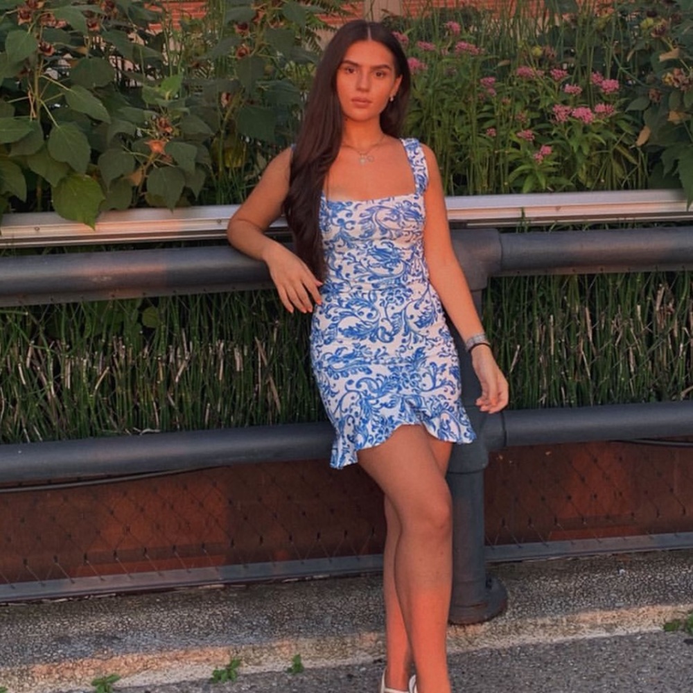 Blue and white dress - Picture 1 of 1